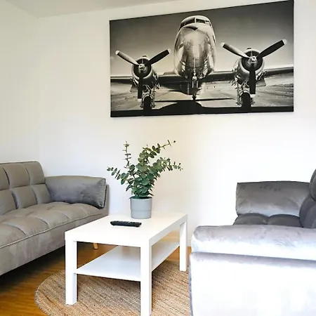 Stilvolles In Stadtnaehe-parkplatz- 4 Personen- Balkon Apartment *