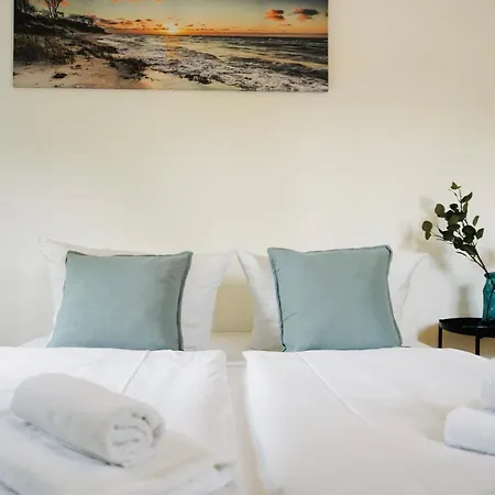 Apartment Stilvolles In Stadtnaehe-parkplatz- 4 Personen- Balkon Wolfsburg