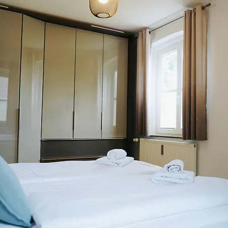 Apartmán Stilvolles In Stadtnaehe-parkplatz- 4 Personen- Balkon