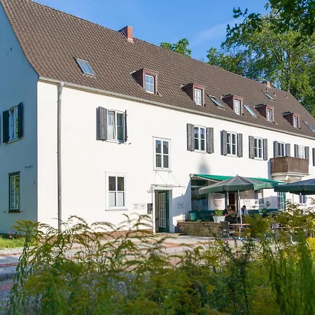 Stilvolles In Stadtnaehe-parkplatz- 4 Personen- Balkon Wolfsburg
